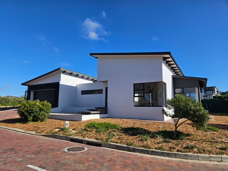3 Bedroom Property for Sale in Stilbaai Oos Western Cape